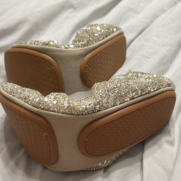 Brand new NEVER WORN size 11 women’s gold sparkle flats YNY - Picture 5 of 5